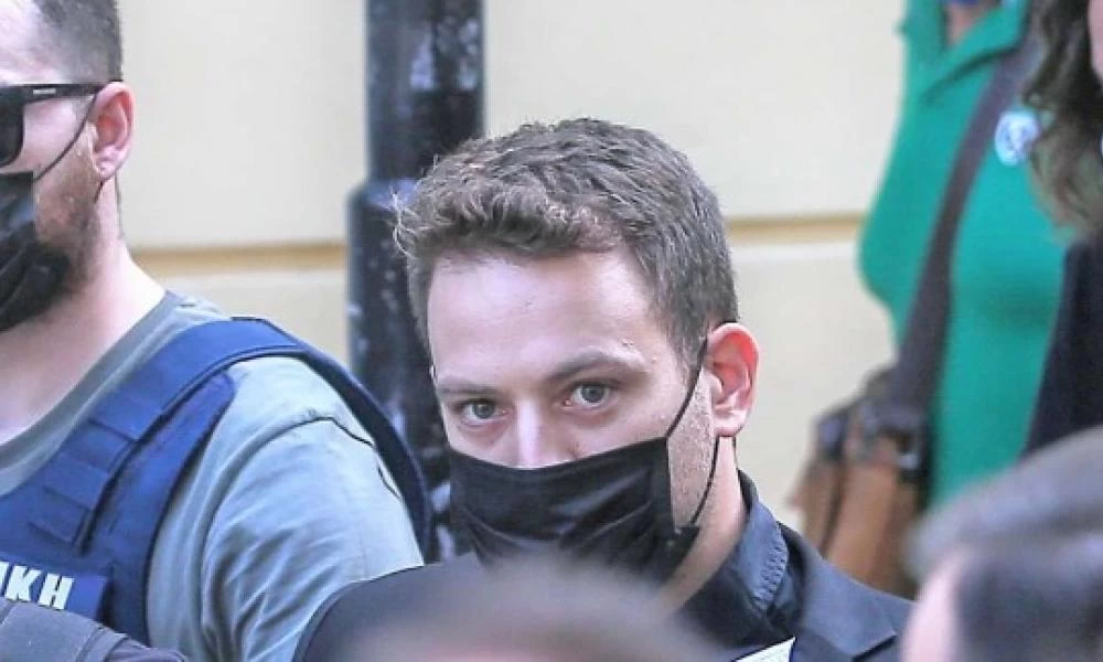 Γλυκά Νερά: Τι λέει ο Μπάμπης μέσα από τη φυλακή για την ανήλικη